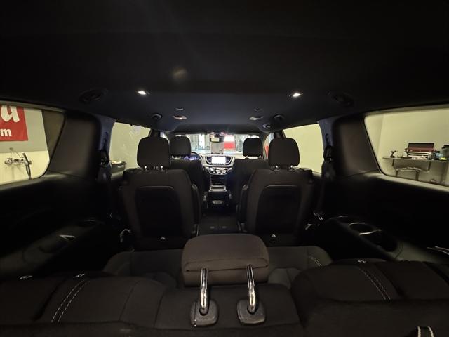 2022 Chrysler Pacifica Touring AWD