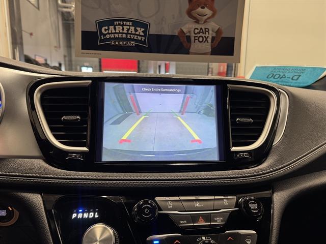 2022 Chrysler Pacifica Touring AWD