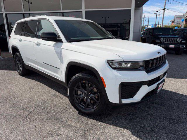 2027 Jeep Grand Cherokee GRAND CHEROKEE L LAREDO ALTITUDE 4X4 2027 Jeep Grand Cherokee GRAND CHEROKEE L LAREDO ALTITUDE 4X4