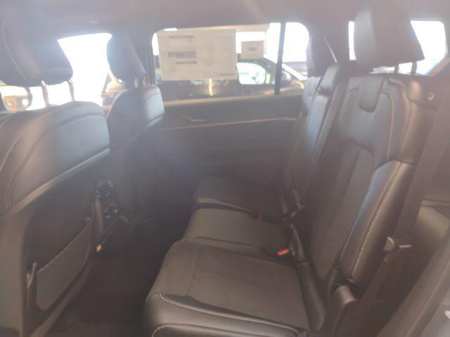 2027 Jeep Grand Cherokee L Laredo Altitude 2027 Jeep Grand Cherokee L Laredo Altitude
