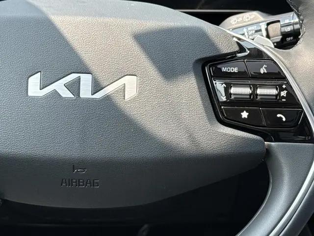 2026 Kia Niro SX