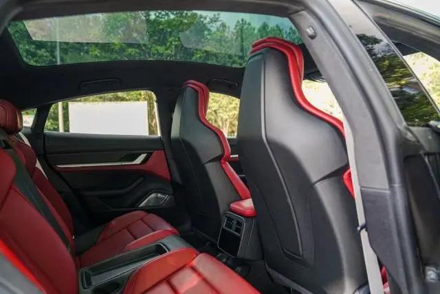 2020 Porsche Taycan Turbo S