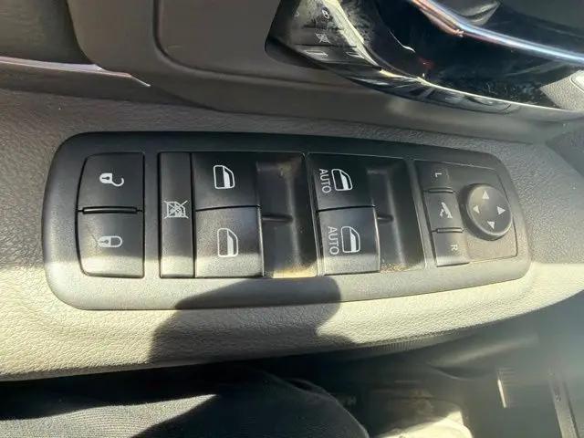 2017 Ram 1500 Big Horn Crew Cab 4x4 6'4" Box