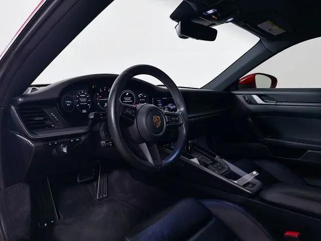 2020 Porsche 911 Carrera