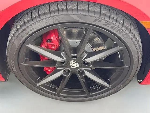 2020 Porsche 911 Carrera