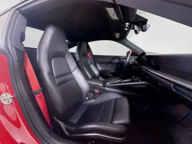 2020 Porsche 911 Carrera