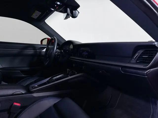 2020 Porsche 911 Carrera