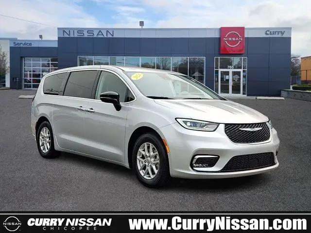 2024 Chrysler Pacifica Touring L for sale in Chicopee, MA