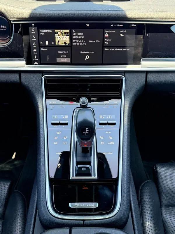 2017 Porsche Panamera 4