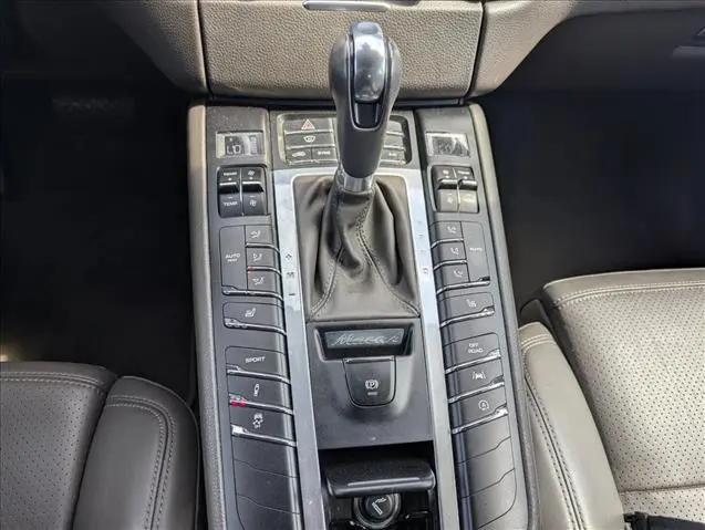 2018 Porsche Macan Macan