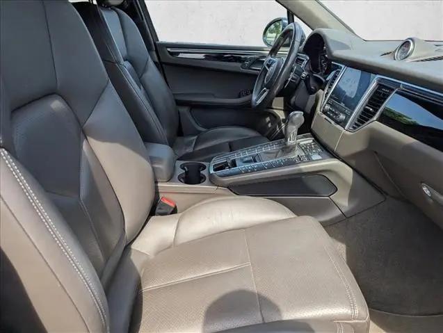 2018 Porsche Macan Macan