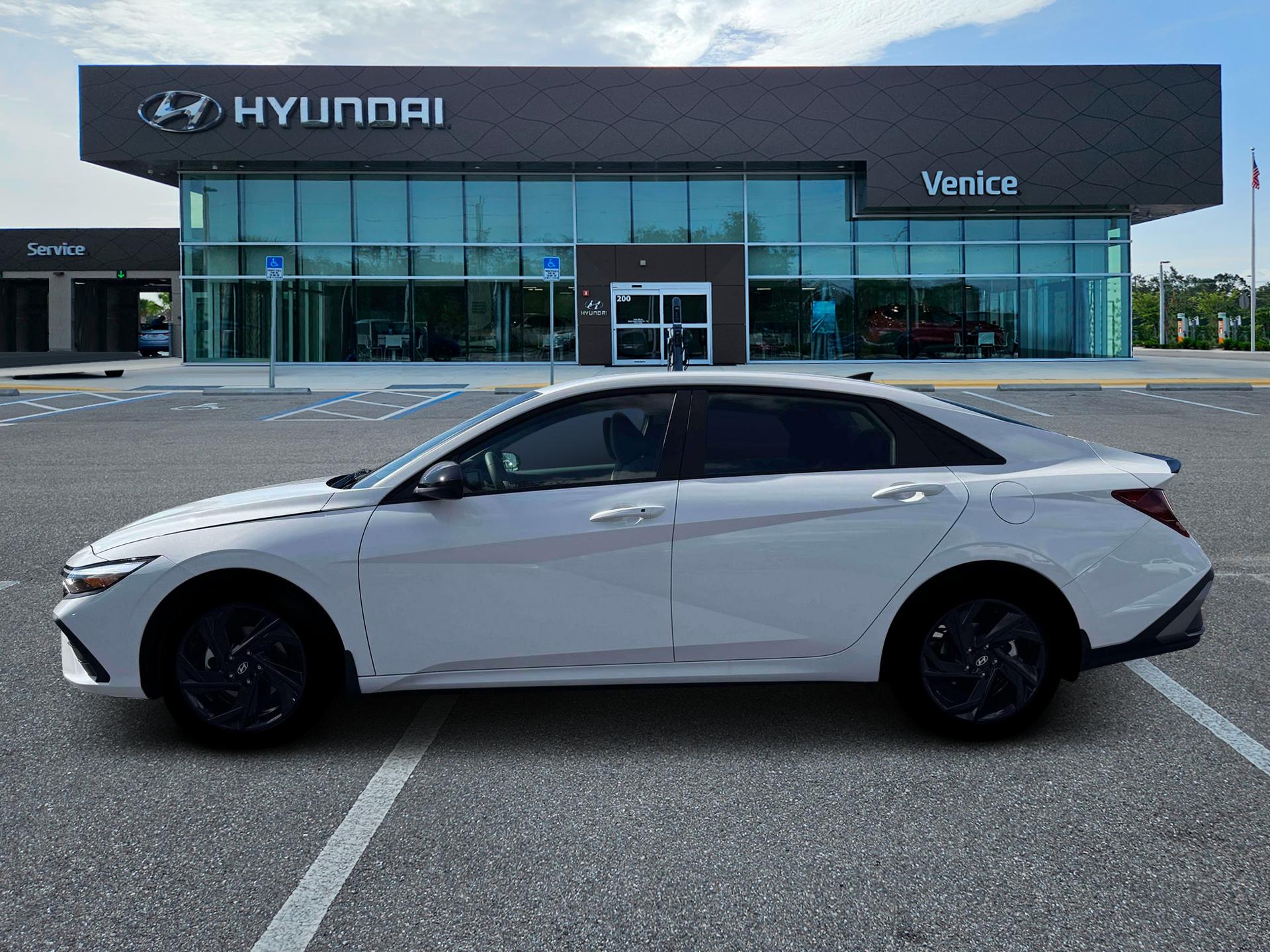 2026 Hyundai ELANTRA SEL Sport - Image 3