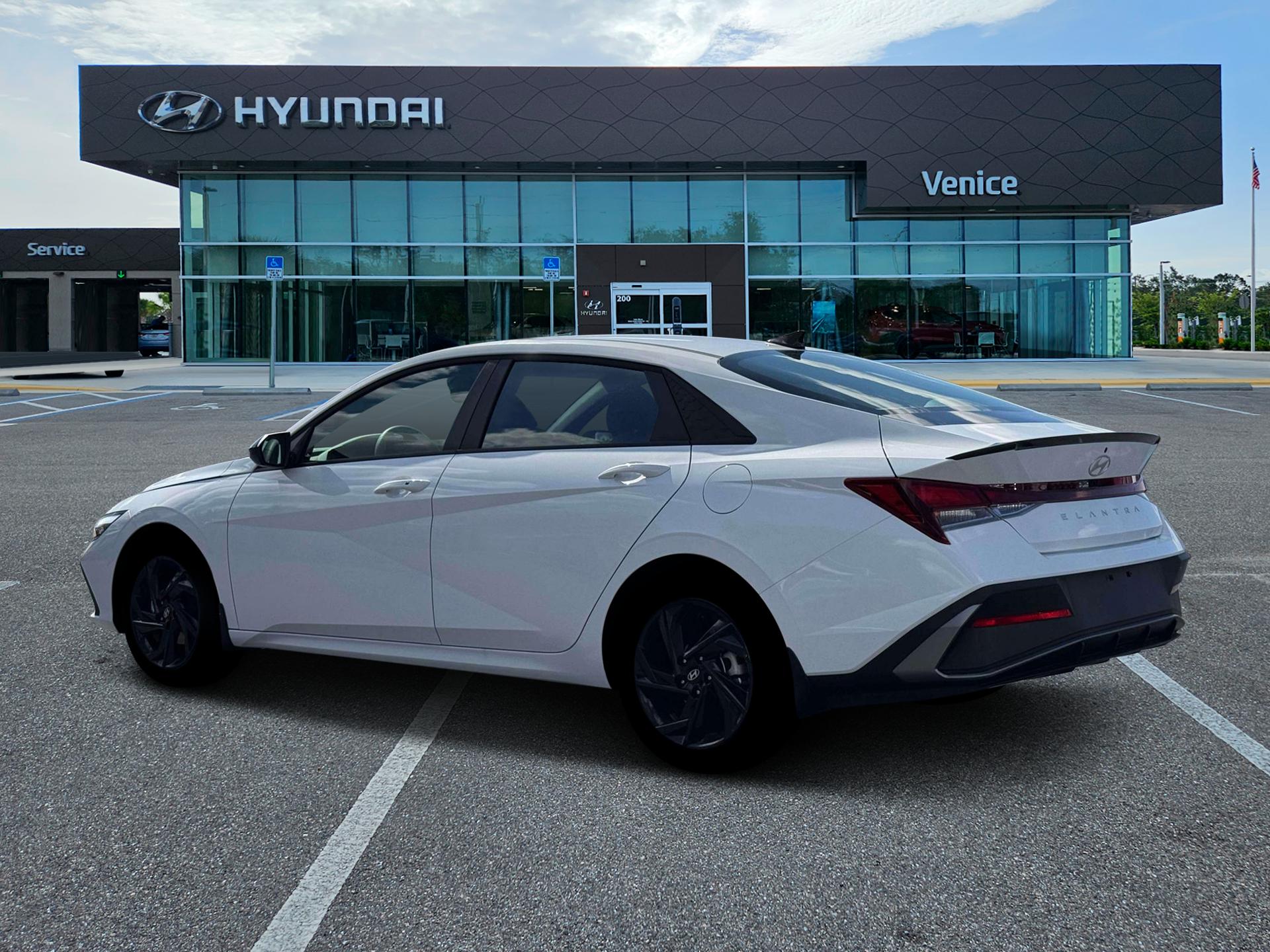 2026 Hyundai ELANTRA SEL Sport - Image 4