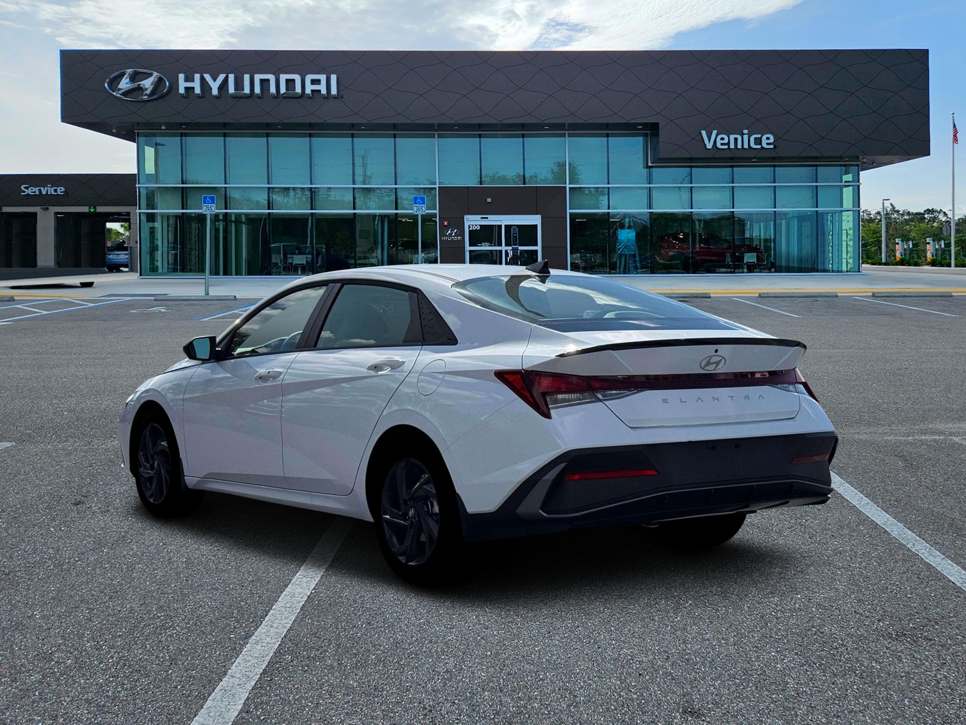 2026 Hyundai ELANTRA SEL Sport - Image 5