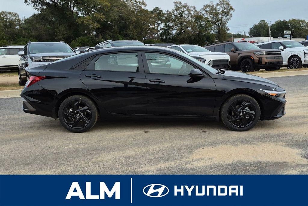 New 2026 Abyss Black HYUNDAI SEL Sport image 5
