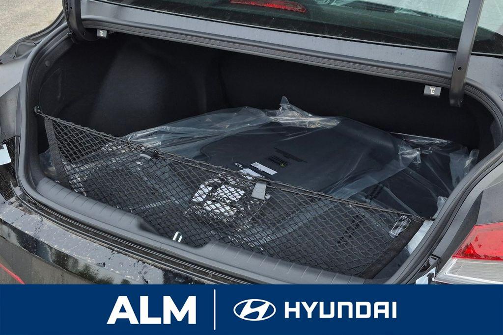 New 2026 Abyss Black HYUNDAI SEL Sport image 8