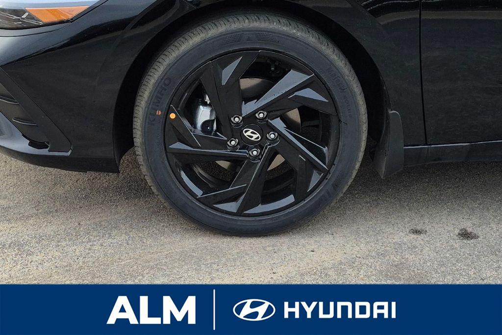 New 2026 Abyss Black HYUNDAI SEL Sport image 12