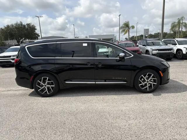 2027 Chrysler Pacifica Pinnacle