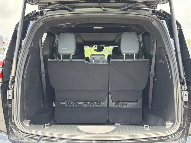 2027 Chrysler Pacifica Pinnacle