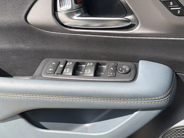 2027 Chrysler Pacifica Pinnacle