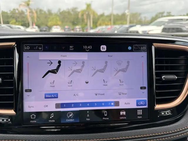 2027 Chrysler Pacifica Pinnacle