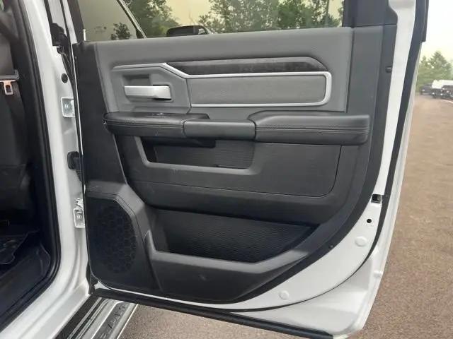 2022 Ram 2500 Big Horn Crew Cab 4x4 6'4" Box