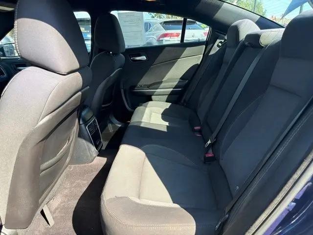 2017 Dodge Charger SE RWD