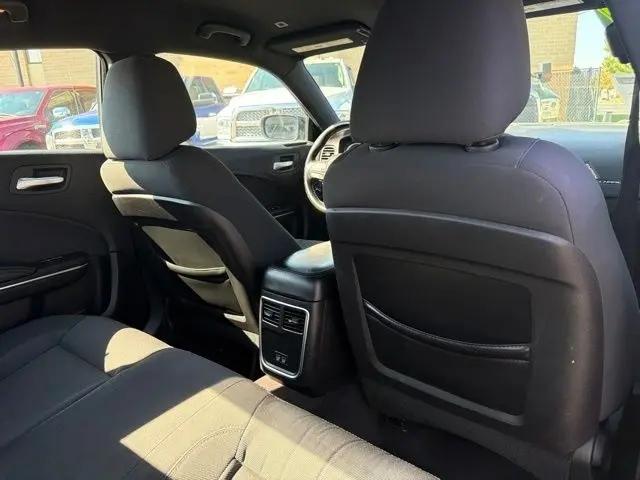 2017 Dodge Charger SE RWD