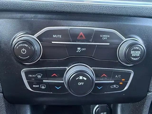 2017 Dodge Charger SE RWD