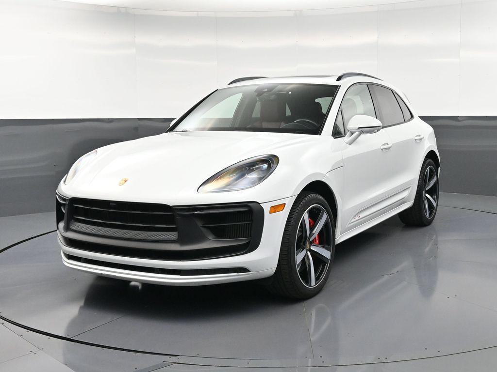 /2022 Porsche Macan