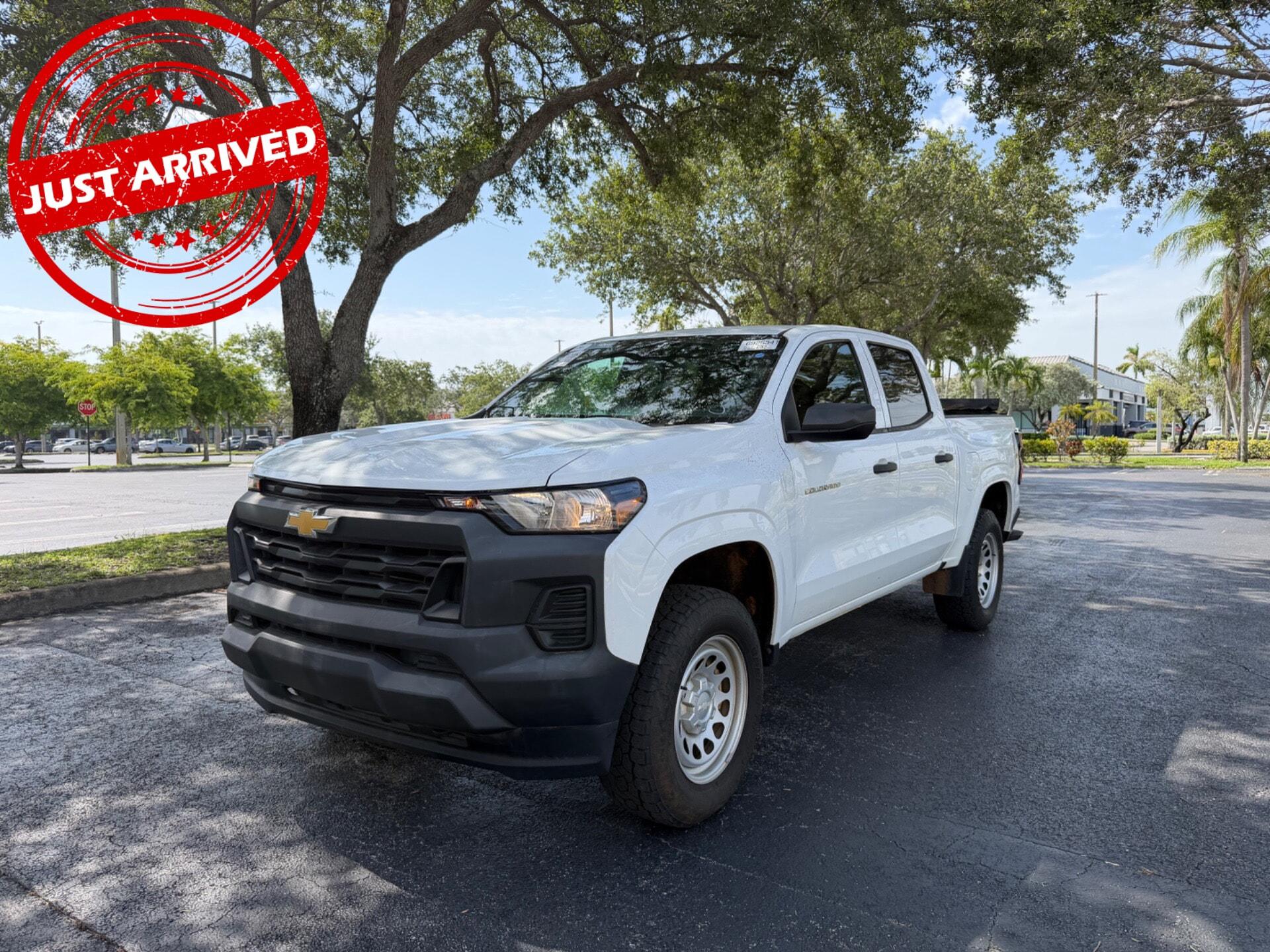 Summit White 2023 Chevrolet Colorado Pickup Truck Four-Wheel Drive Automatic