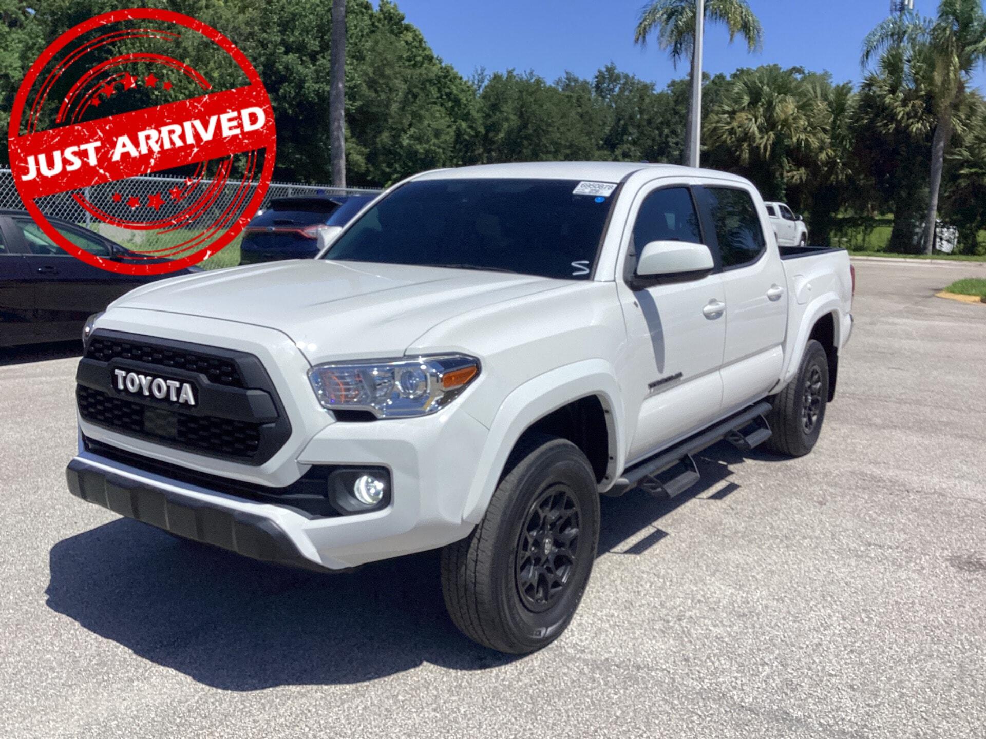 White (Wind Chill Pearl) 2022 Toyota Tacoma Pickup Truck 4X2 Automatic