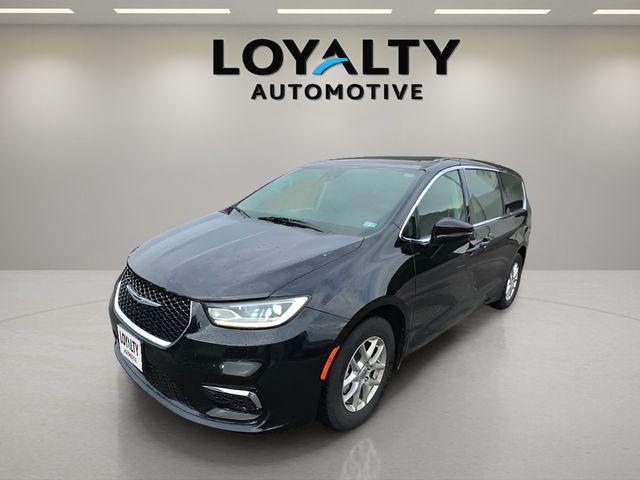 2024 Chrysler Pacifica Touring L for sale in Petersburg, VA