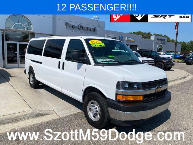 2025 Chevrolet Express Passenger RWD 3500 Extended Wheelbase LT for sale in Highland, MI