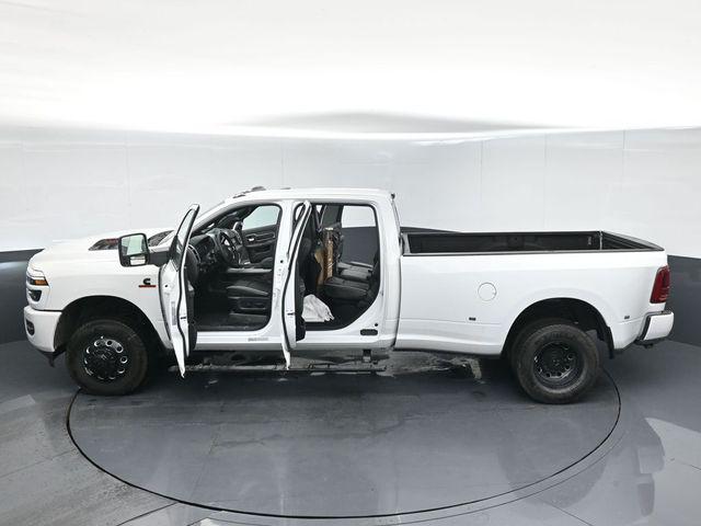2026 Ram 3500 Laramie Crew Cab 4x4 8 Box