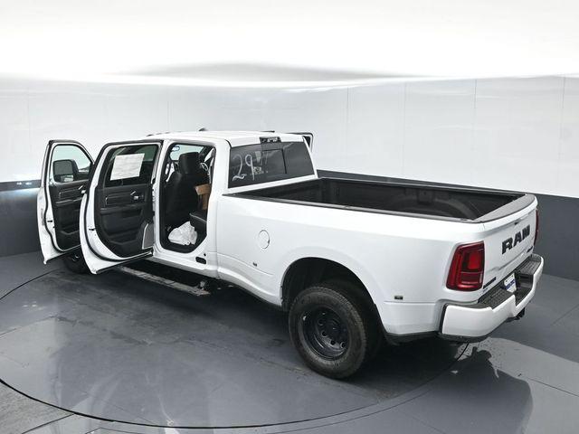 2026 Ram 3500 Laramie Crew Cab 4x4 8 Box