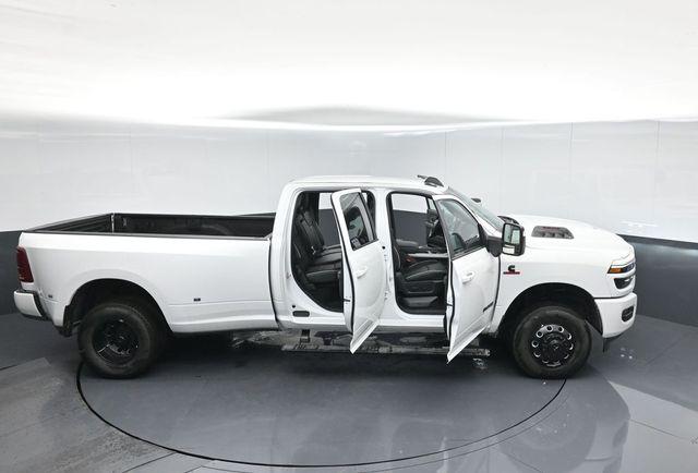 2026 Ram 3500 Laramie Crew Cab 4x4 8 Box