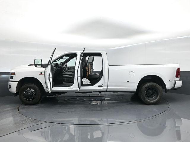 2026 Ram 3500 Laramie Crew Cab 4x4 8 Box