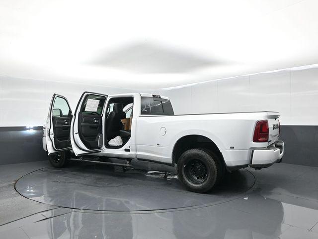 2026 Ram 3500 Laramie Crew Cab 4x4 8 Box