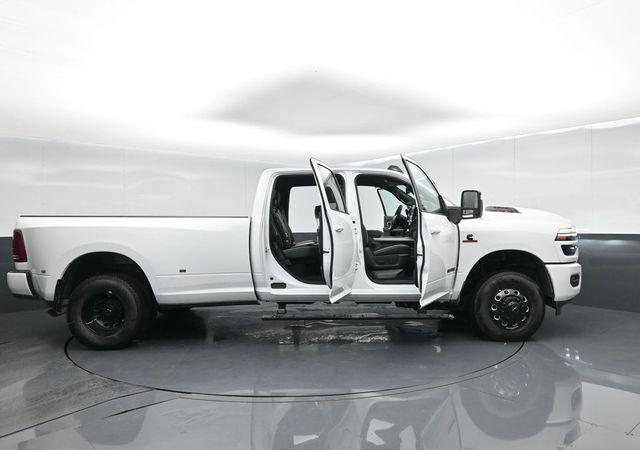2026 Ram 3500 Laramie Crew Cab 4x4 8 Box