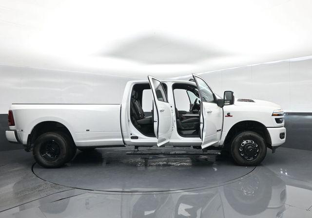 2026 Ram 3500 Laramie Crew Cab 4x4 8 Box