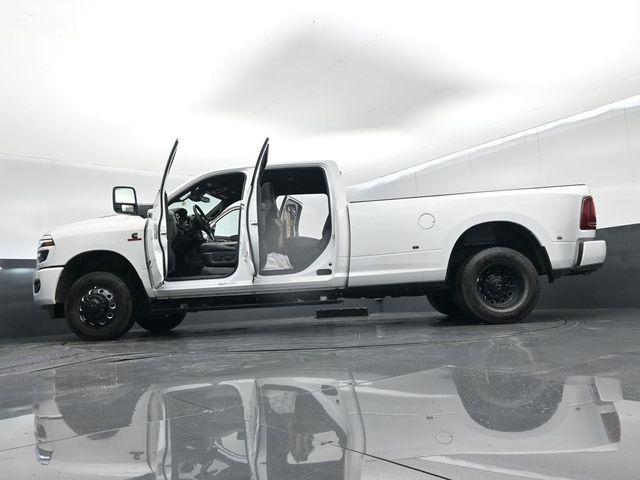 2026 Ram 3500 Laramie Crew Cab 4x4 8 Box