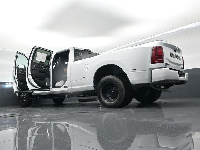 2026 Ram 3500 Laramie Crew Cab 4x4 8 Box