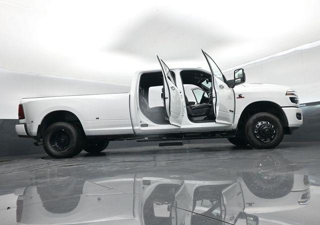 2026 Ram 3500 Laramie Crew Cab 4x4 8 Box
