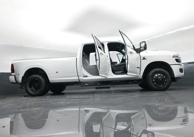 2026 Ram 3500 Laramie Crew Cab 4x4 8 Box