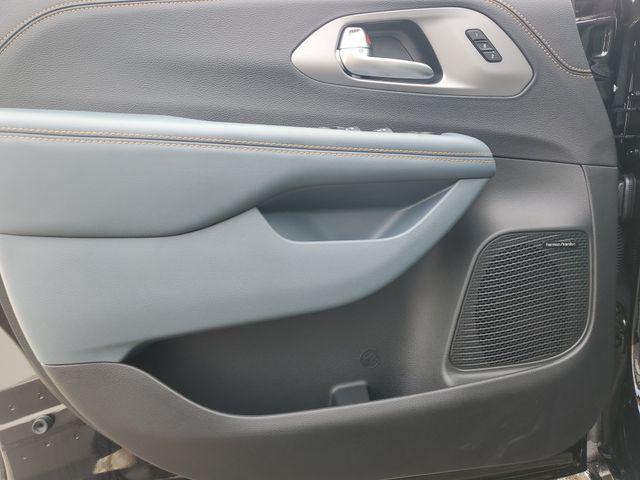 2027 Chrysler Pacifica Pinnacle