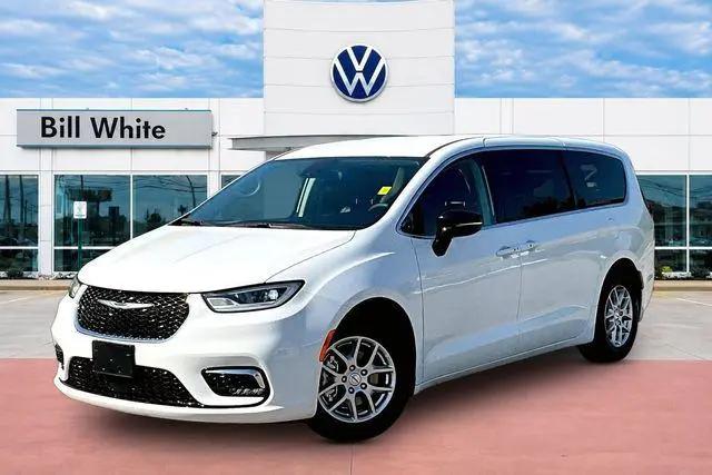 2024 Chrysler Pacifica Touring L for sale in Fort Smith, AR