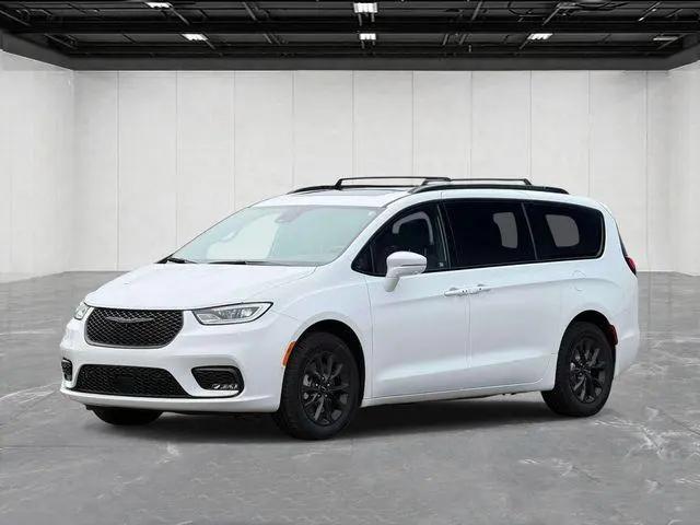 2022 Chrysler Pacifica Touring L AWD for sale in Okemos, MI