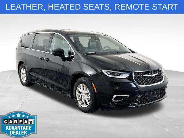 2025 Chrysler Pacifica Select for sale in Champaign, IL