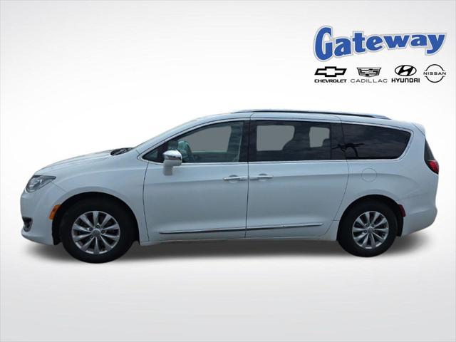 2017 Chrysler Pacifica Limited for sale in FARGO, ND